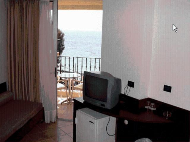 Thalassa Hotel Lutrá Edipszú Szoba fotó